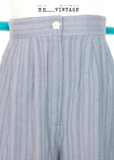 日本製 - 輕薄棉麻質料灰藍色線條短褲4