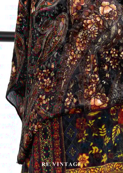 細緻花葉絨布圖騰細肩帶背心12