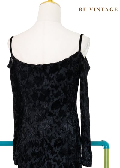 Splash 剪影露肩黑絨長洋裝14