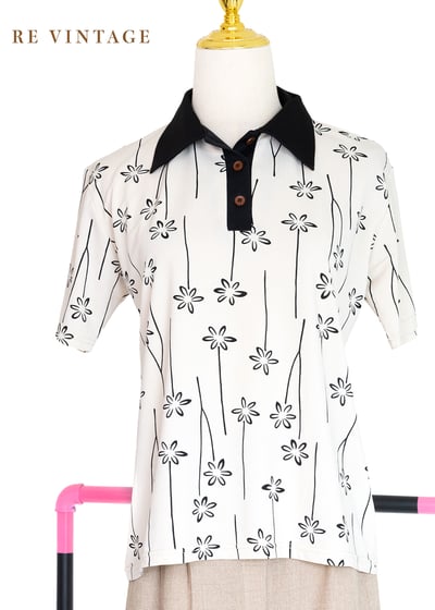 米白小黑花單隻飄飄可愛上衣7