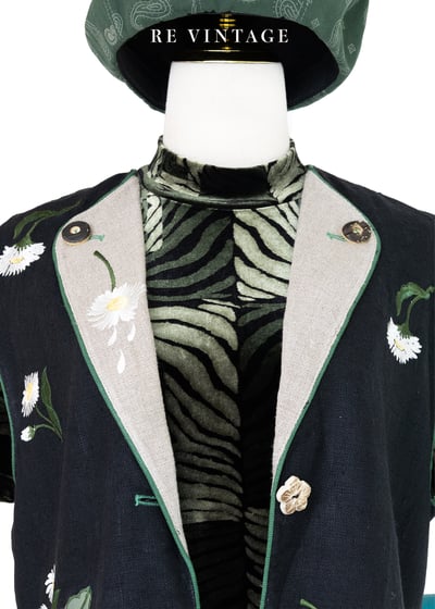 『歐洲寶物』春天小花木釦麻質感長版背心3