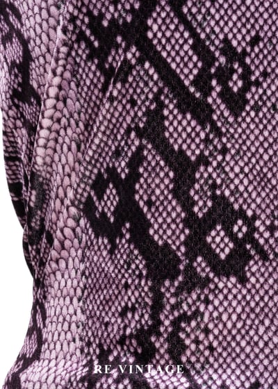 紫光蛇紋冷冽高領簍空絨布背心7
