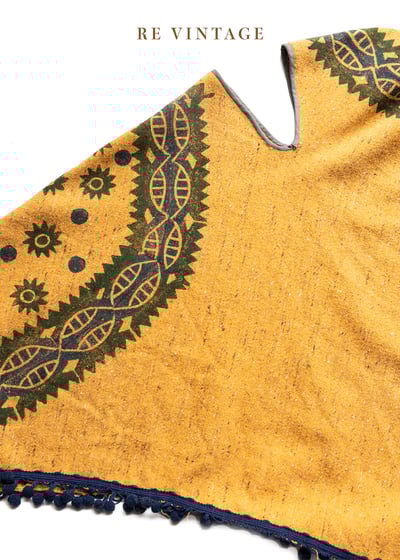 『歐洲寶物』Golden Yellow Pom Pom 漂亮披風罩衫4