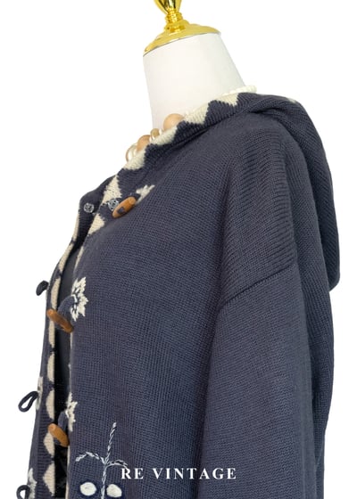 雪落森林灰紫色牛角釦針織毛衣外套7