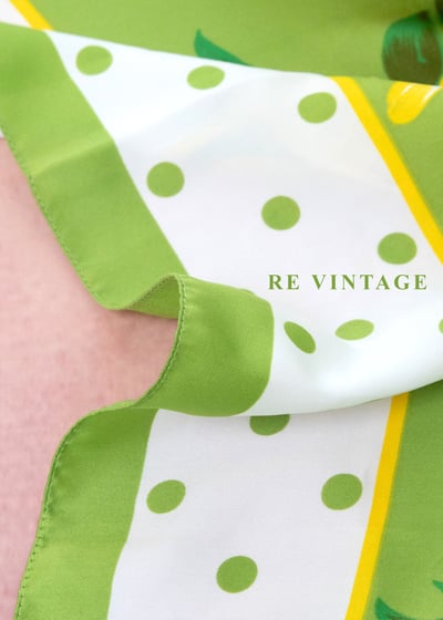 檸檬草地野餐趣絲巾4