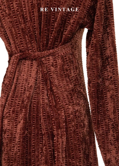 琥珀流光紋理絨布長洋裝15