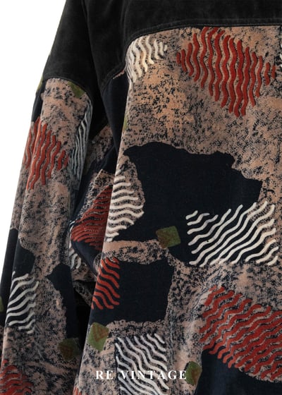 暗色拼貼圖騰藝術感絨布外套14