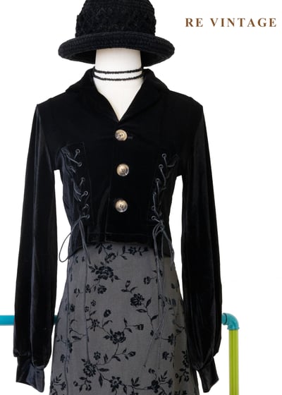 率性側腰綁繩黑絨短版上衣1