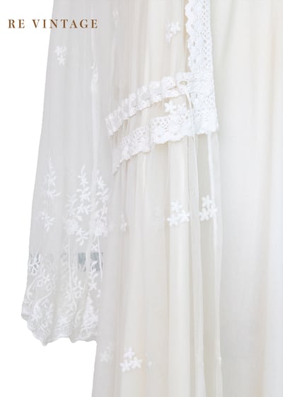 Muted Ivory 小花蕾絲長版罩衫4