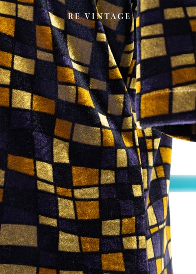 小黃格們的夜晚短袖絨布上衣9