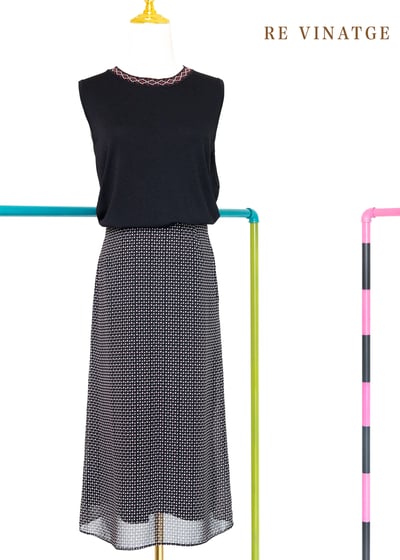 迷你小花瓣黑色中長裙2