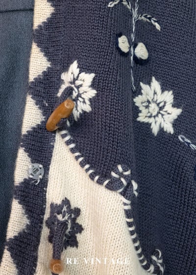 雪落森林灰紫色牛角釦針織毛衣外套12