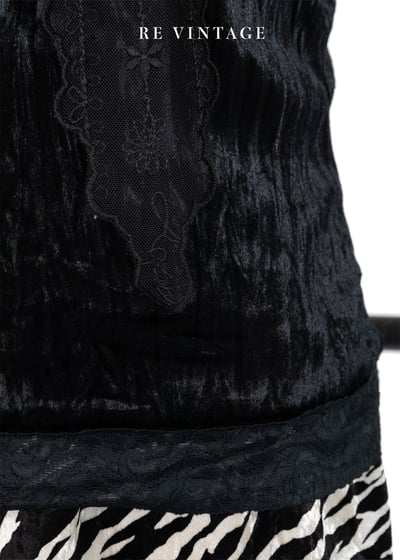 Iridescent 花朵黑色絨布細肩帶背心10