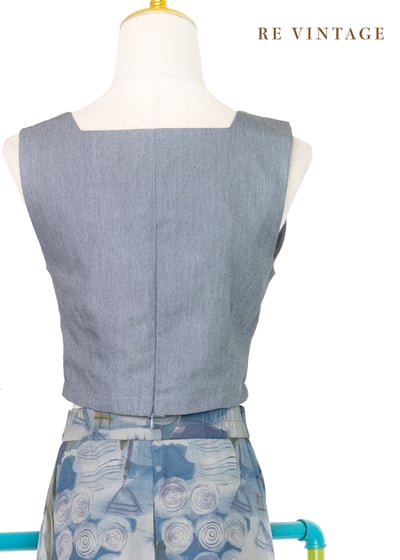 質感單品 - 俐落方領短版灰色背心7