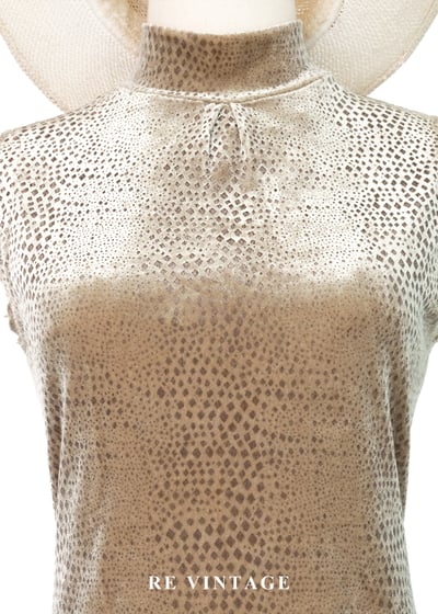 星鑽壓紋絨布背心3