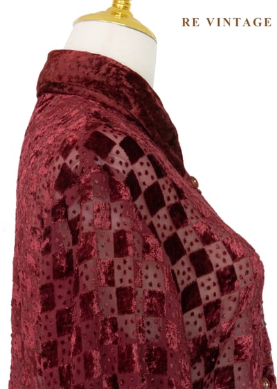 酒紅棋盤格光影交錯燒絨上衣8