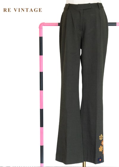 深苔綠活潑刺繡小花長褲（25"）1