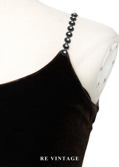 必備單品 - 小花亮鑽巧克力色絨布背心8