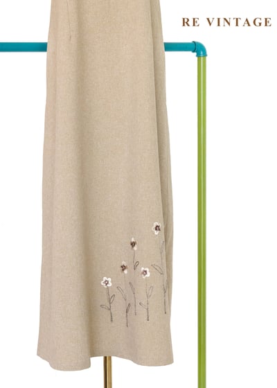 質感單品 - 燕麥色小白花長洋裝4