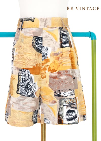 鵝黃色の方塊圖騰短褲（27"）1