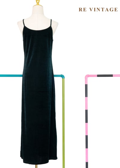 質感單品 - 柔霧深綠與苔綠光影細肩長洋裝11