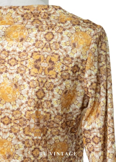 金棕柔和花磚絨布上衣12