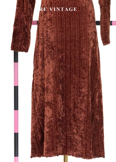 琥珀流光紋理絨布長洋裝4