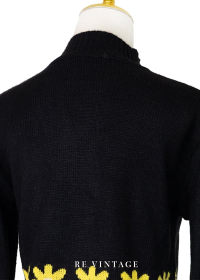 三色小花可愛的針織毛衣10