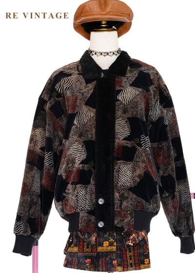 暗色拼貼圖騰藝術感絨布外套6