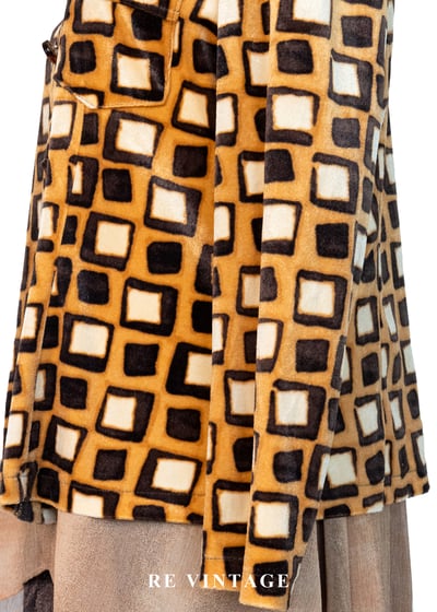 琥珀黑糖方格迷宮絨布上衣9