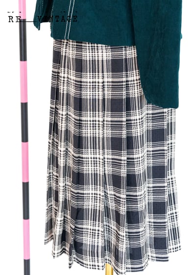 輕薄黑白格百褶裙3