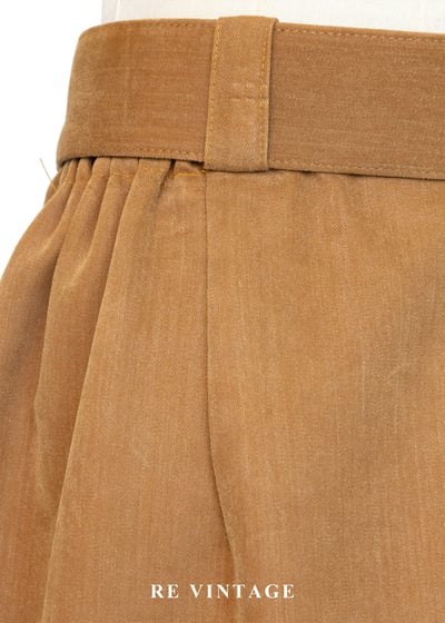 焦糖色澤高腰排釦美裙（26-29"）11