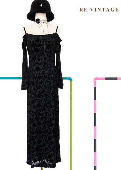 Splash 剪影露肩黑絨長洋裝1