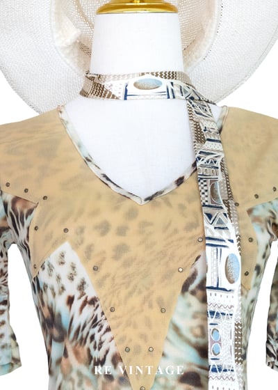 豹紋野性釘珠拼接上衣3