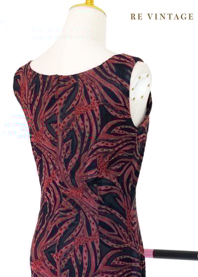 Pepper Red 冷豔美感流動線條短洋裝11