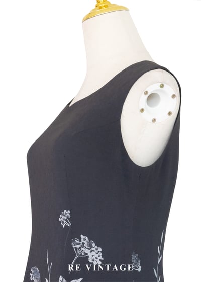 浪漫的白色野花深灰短洋裝9