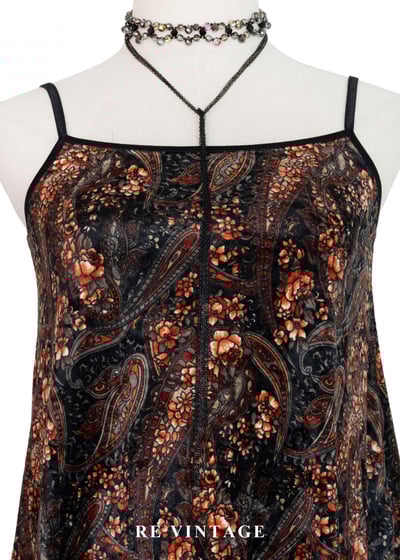 細緻花葉絨布圖騰細肩帶背心3