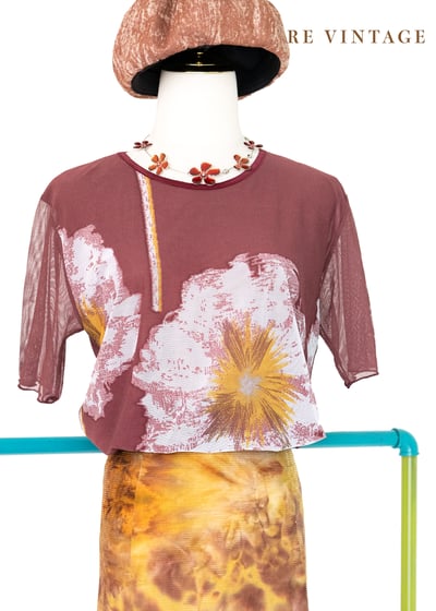 酒紅白花網紗上衣1