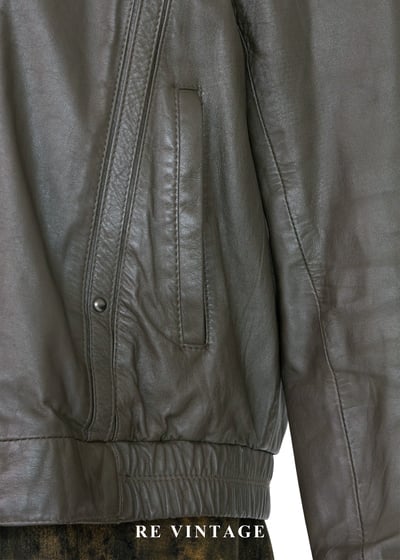 末日荒遠的率性皮革外套7