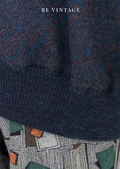 低調的綠棕色大理石紋路針織外套14