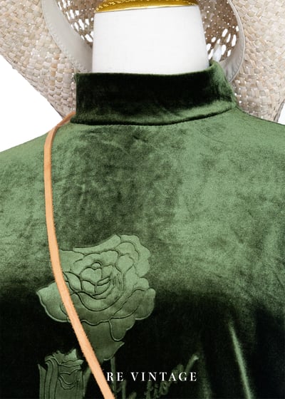 Courtyard Green 玫瑰絨布上衣3