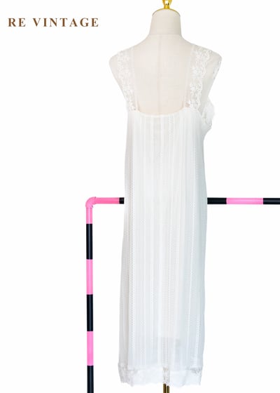 奶白色蕾絲仙氣光芒洋裝10