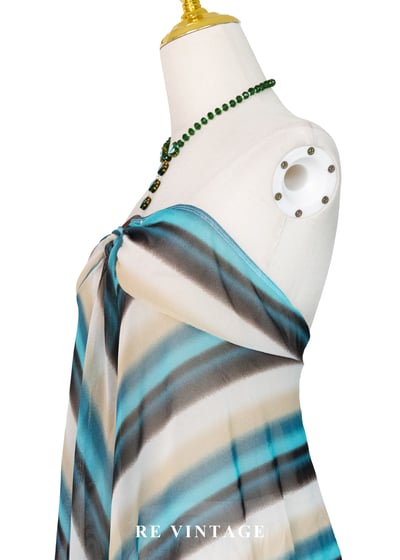 海灘假期 - 水中倒影動態美平口上衣5