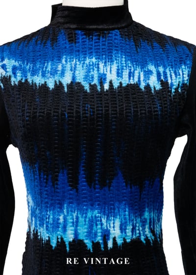 極光頻譜絨布長袖上衣3