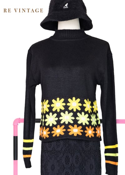 三色小花可愛的針織毛衣1