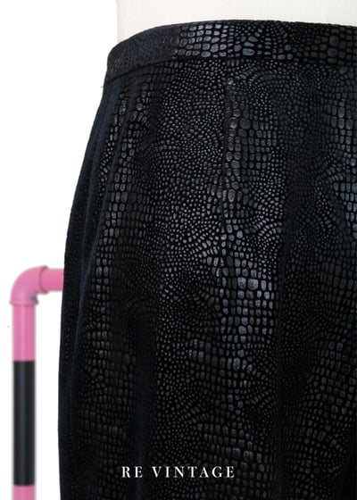 細緻鱷魚壓紋氣場爆棚直筒褲（25"）10