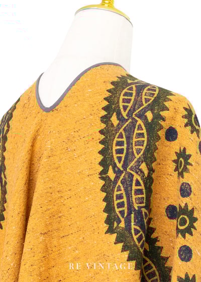 『歐洲寶物』Golden Yellow Pom Pom 漂亮披風罩衫9