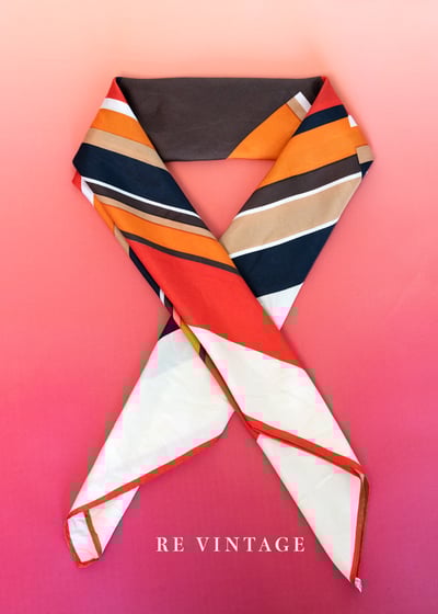 亮眼の橘色不對稱方格大絲巾4
