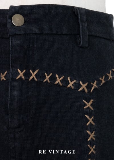 荒野上的十字星刺繡A字裙（26"）5