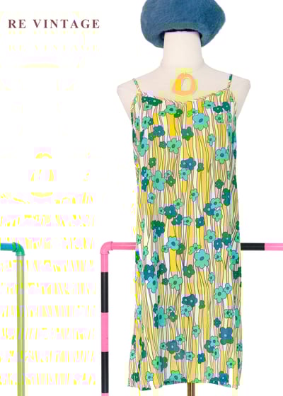 向陽藍花俏皮線條細肩帶洋裝1